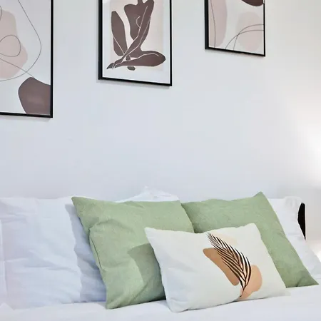 Modern 2 Bed, 2 Bath Apt With Ensuite By Avalora Short Lets & Serviced Accommodation Salford With Balcony, Near Tram Stop Salford Quays Manchester Buitenkant foto